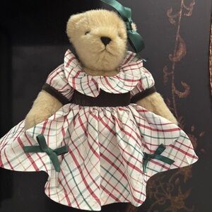 Muffy Vanderbear “ Deck the Halls with Bows and Dollies”